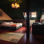 Shoemaker Irish Pub & Accommodation