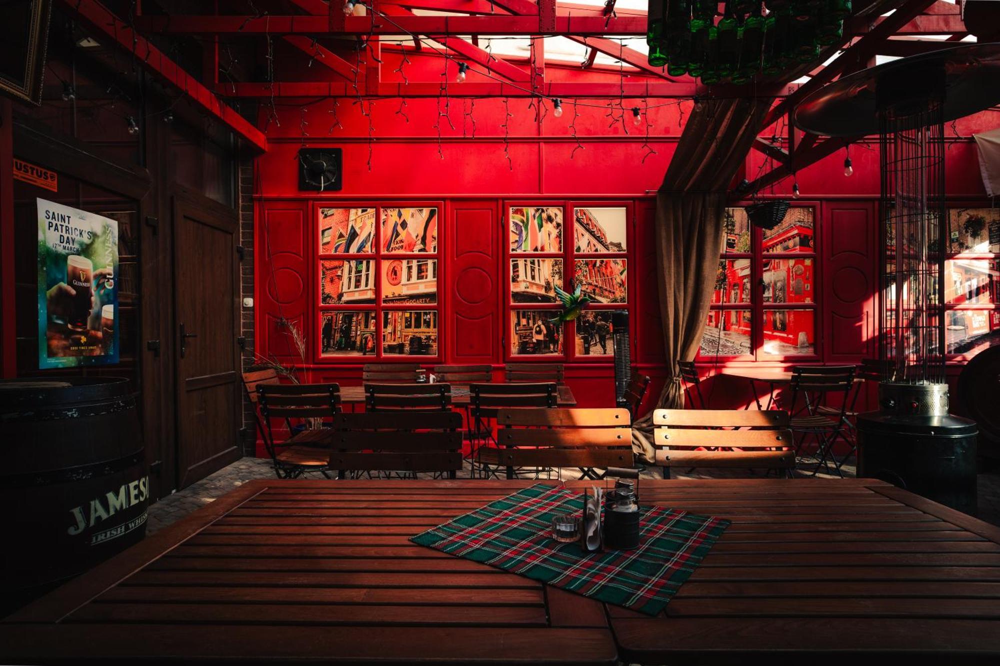 Shoemaker Irish Pub &